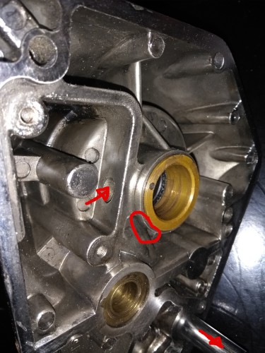 Ölkanal mit Durchbruch