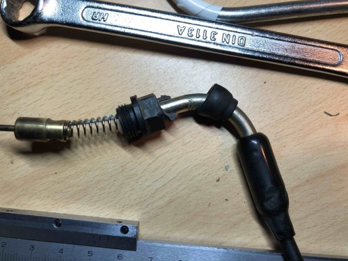 Coke defkte Schraube 1.jpg